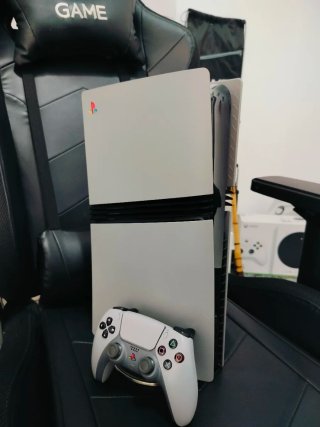 PS5 Pro "Nostalgia Edition" (Look 30 Aniversario)