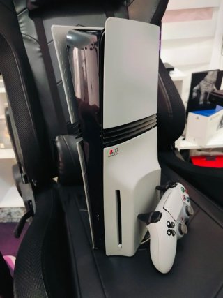 PS5 Pro "Nostalgia Edition" (Look 30 Aniversario)