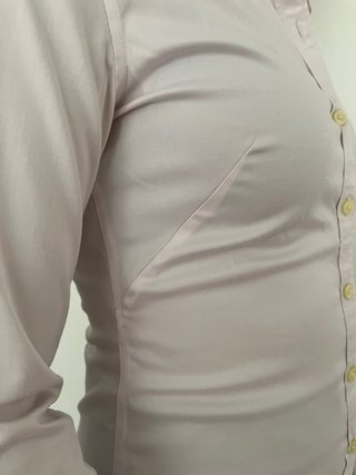 Camisa rosa entallada