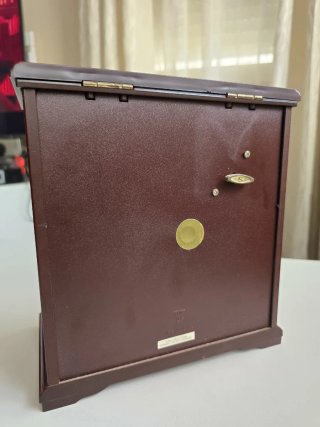 Joyero de madera con espejo y cajones
