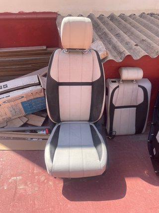 Asientos y puertas Range Rover Velar