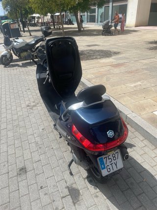 Piaggio X EVO 125 Scooter