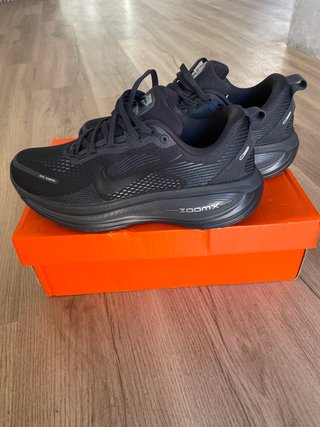 Nike Vomero 18 Hombre Negro