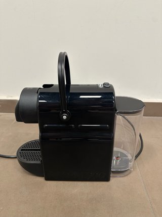 Cafetera Nespresso Inissia negra