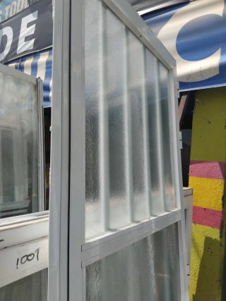 Puerta de aluminio con vidrio 92 x 2,12