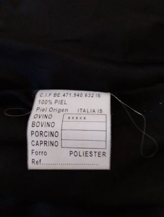 Chaqueta motera roja y negra de piel