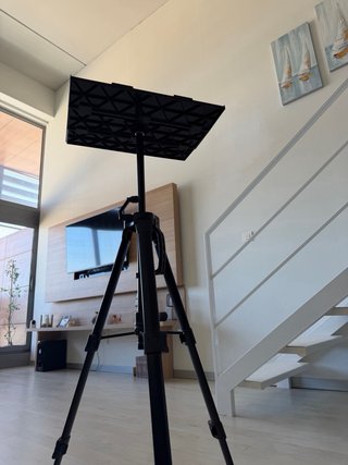 Soporte suelo proyector Vamvo Negro