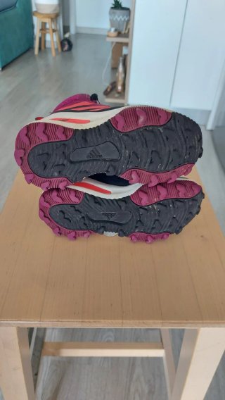 Botas de montaña infantiles Adidas talla 30