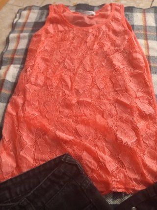 Lote Ropa Mujer: Top Coral, top Beige, Shorts
