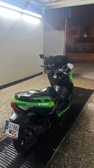 Wottan Storm Maxi Scooter Verde/Negro
