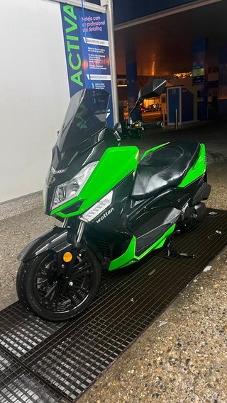 Wottan Storm Maxi Scooter Verde/Negro