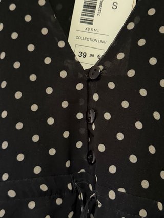 Vestido gasa de lunares blancos y volantes