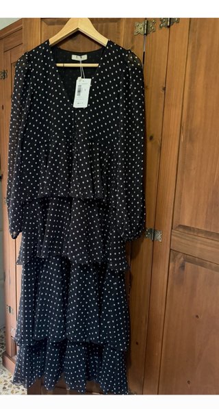 Vestido gasa de lunares blancos y volantes