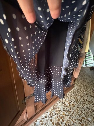 Vestido gasa de lunares blancos y volantes