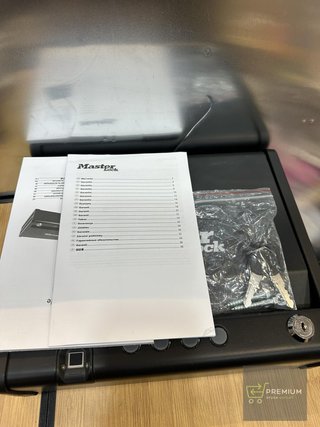 Master Lock Caja Fuerte Compacta Biométrica