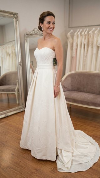 Vestido de Novia Escote Corazón y Cola