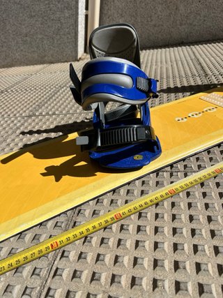 Tabla Snowboard Amarilla con Fijaciones 145 cms