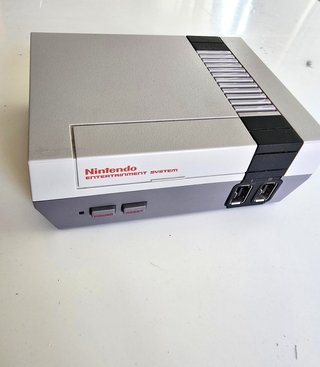Nintendo Classic Mini NES con caja y 30 juegos