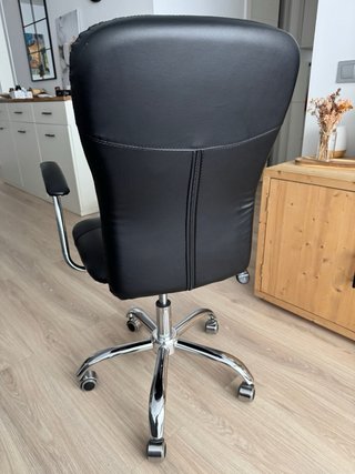 Silla de oficina negra 5 ruedas