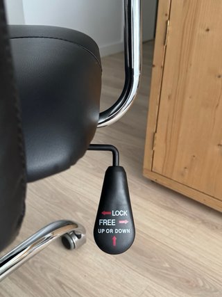 Silla de oficina negra 5 ruedas