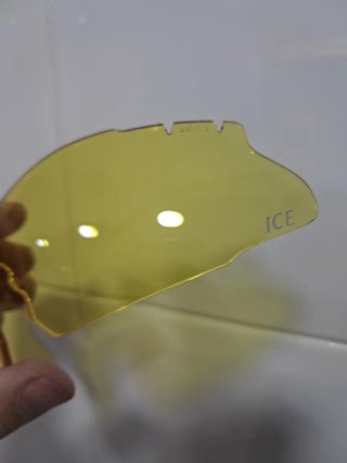 Cristal amarillo Ess Ice