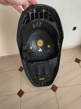 Asiento Honda PS recién tapizado