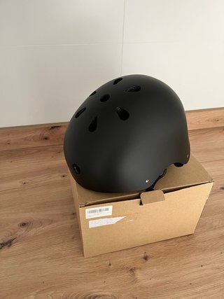 Casco skate patinete negro