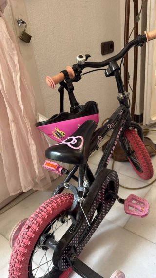 Bicicleta Infantil Hello Kitty con casco