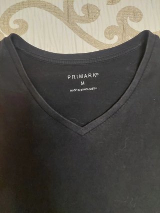 Camiseta básica cuello pico Primark Talla M