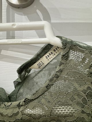Camiseta Zara encaje bordada verde Talla S