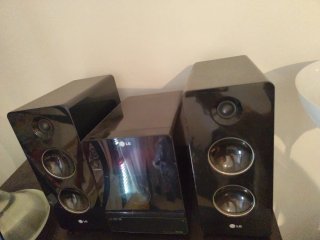 Altavoces LG Negros