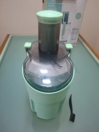Licuadora y exprimidor de zumos