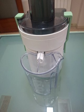 Licuadora y exprimidor de zumos