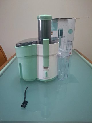 Licuadora y exprimidor de zumos
