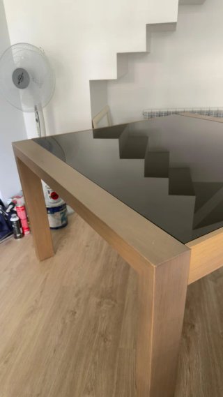 URGE Mesa comedor madera maciza y vidrio