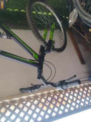 Bicicleta de Montaña Negra y Verde
