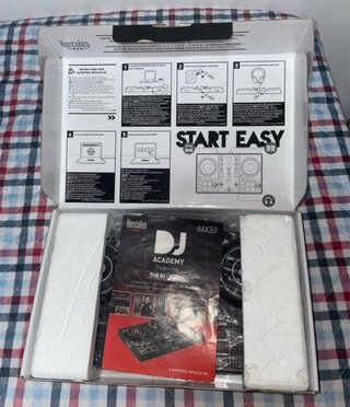 Controladora DJ Hercules Impulse 200