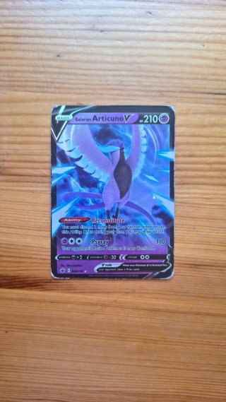 Carta Pokémon Galarian Articuno V