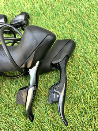 Manetas + pinzas Sram Force AXS electrónico