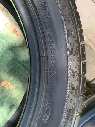 Neumáticos 245/45R18
