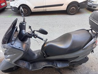 Suzuki Burgman 125i Gris