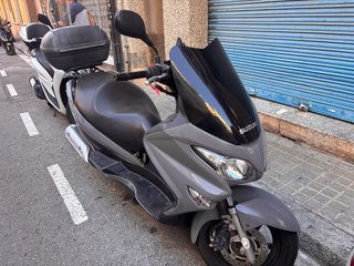 Suzuki Burgman 125i Gris