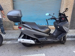 Suzuki Burgman 125i Gris