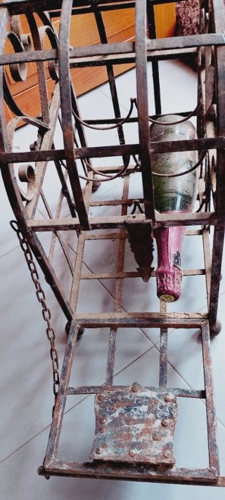 Botellero antiguo hierro forjado
