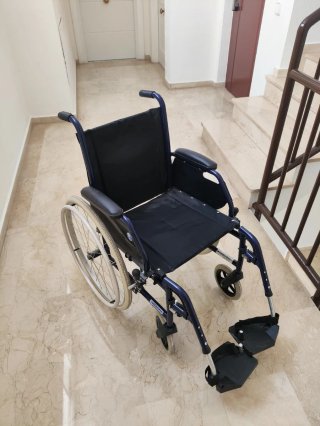 Silla de ruedas Vermeiren Jazz S50 + 2 muletas