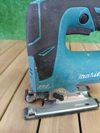 Makita DJV182 Caladora 18V BL (Solo Cuerpo)
