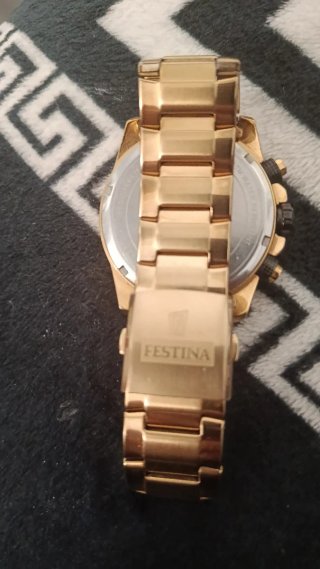 Reloj Festina Chronograph Dorado y Blanco