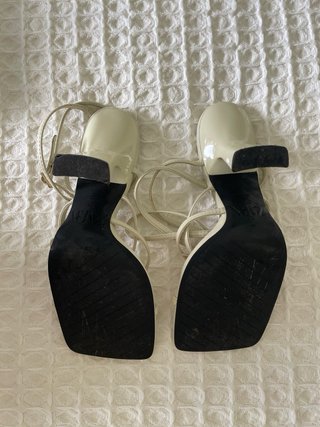 Tacones Zara Beige Talla 38