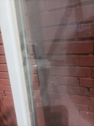 Ventana aluminio abatible con persiana