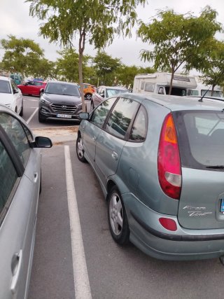 Nissan Almera 2001